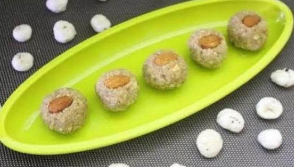 गुड़ मखाने के लड्डू