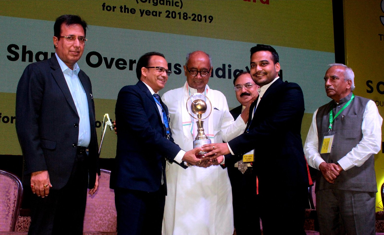 समाजसेवी मुकेश कचोलिया हुए सम्मानित कचोलिया हुए सम्मानित