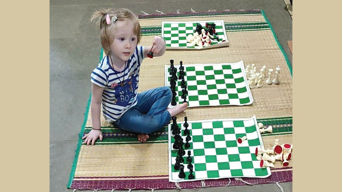 इंटरनेशनल बुक में नीतांशी बागड़ी