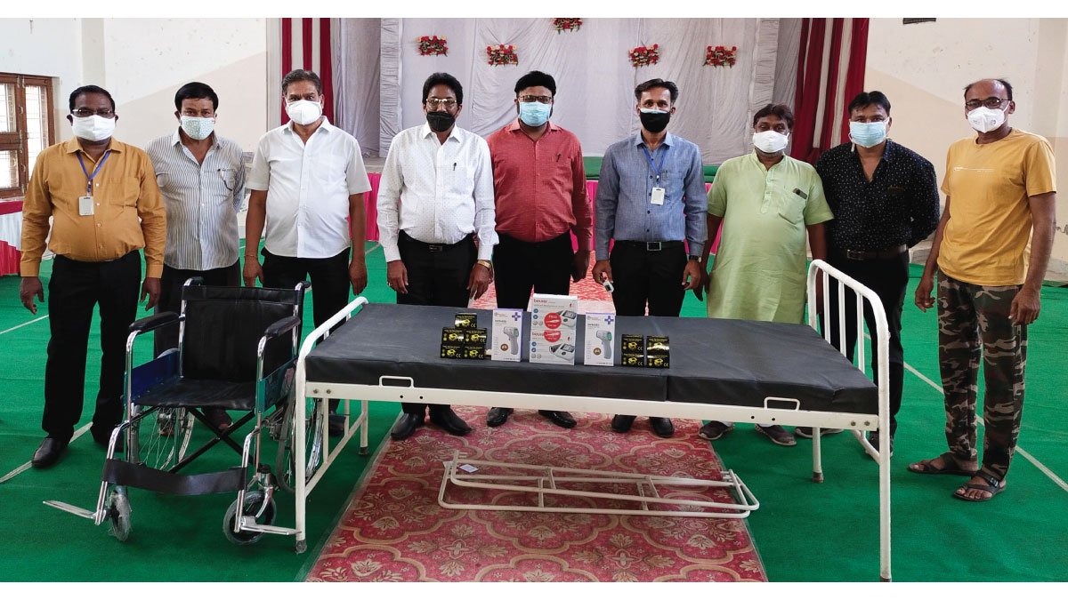 चिकित्सा उपकरण किए भेंट