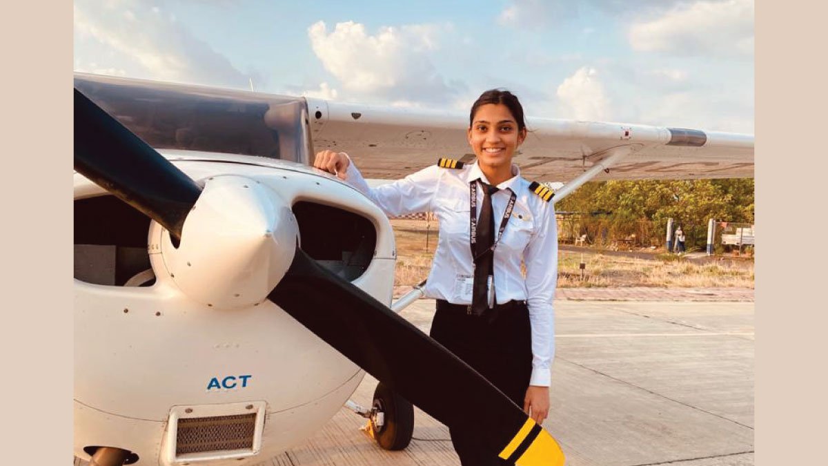 सबसे कम उम्र में पायलट बनी अक्षी पुंगलिया