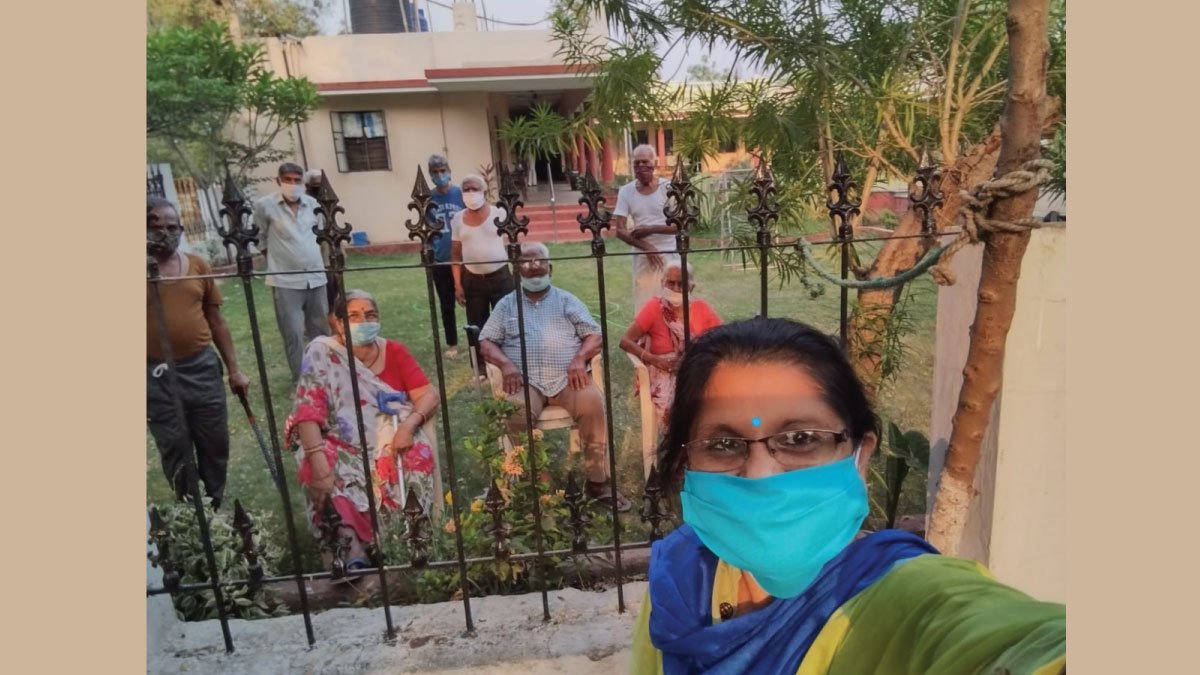 ‘टीम वानप्रस्थ’ के प्रयासों से जीते कोरोना जंग वयोवृद्ध