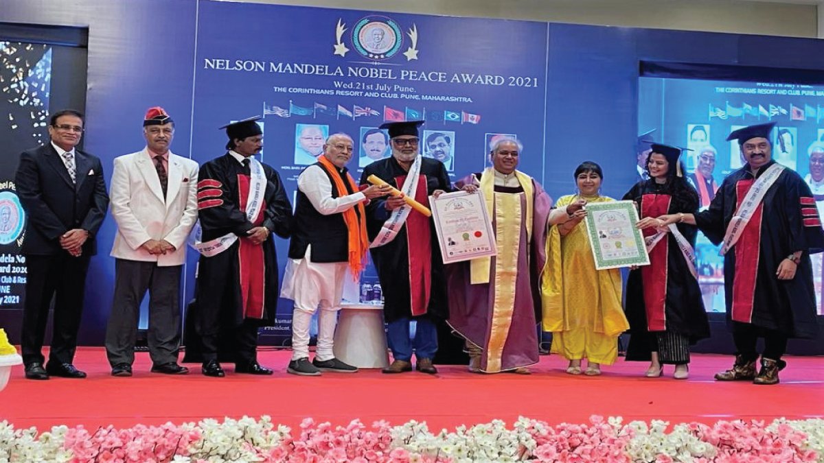 तीन हस्तियाँ डॉक्टरेट उपाधि से सम्मानित