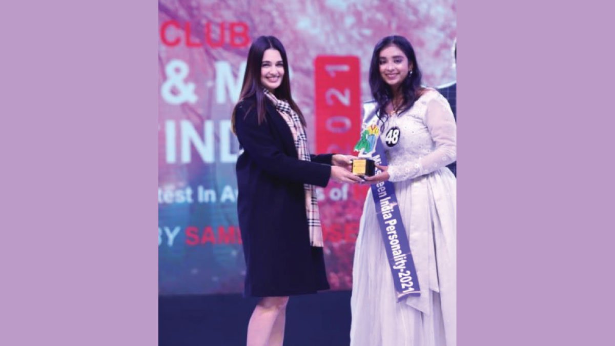 प्रांजल को मिस टीन इंडिया पर्सनालिटी अवार्ड