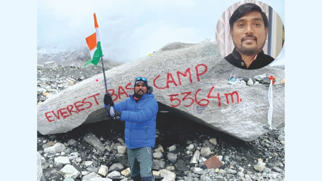 सुमित लोहिया ने फहराया माउंट एवरेस्ट बेस कैंप पर तिरंगा