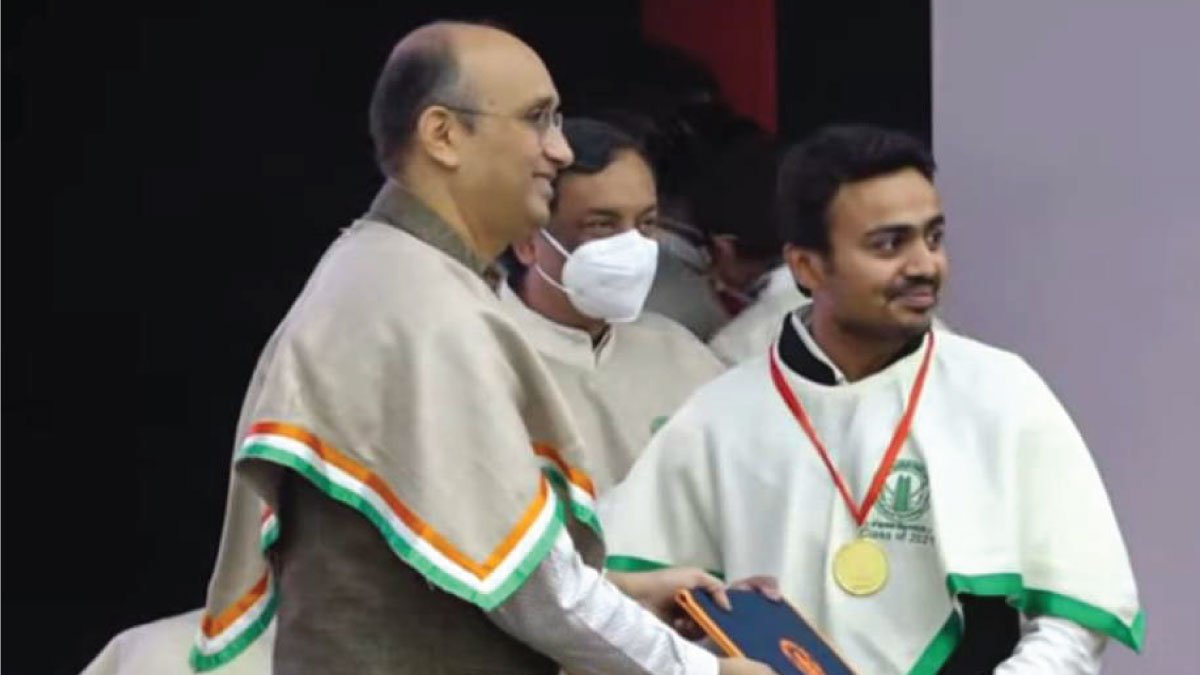डॉ गौरव जाजू सीवी रमन गोल्ड मैडल से सम्मानित