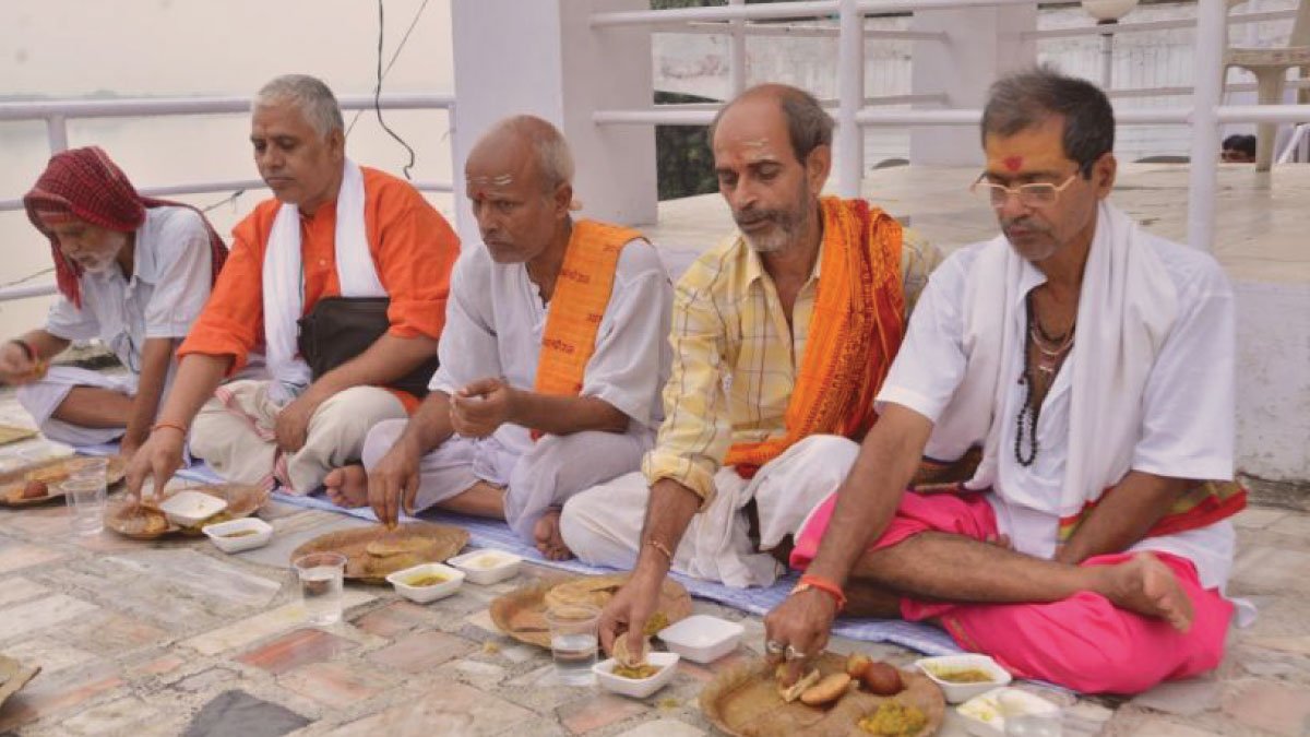 समाज को मृत्युभोज देना कितना उचित अथवा अनुचित?