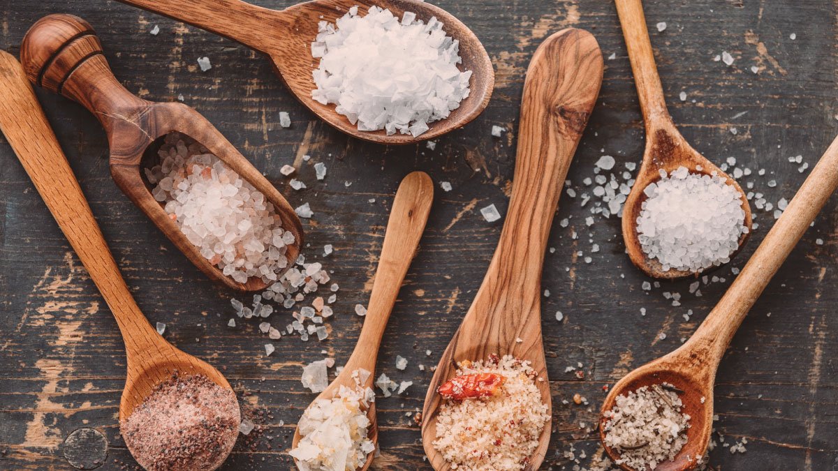 खुशहाली का कारण है- एक चुटकी नमक