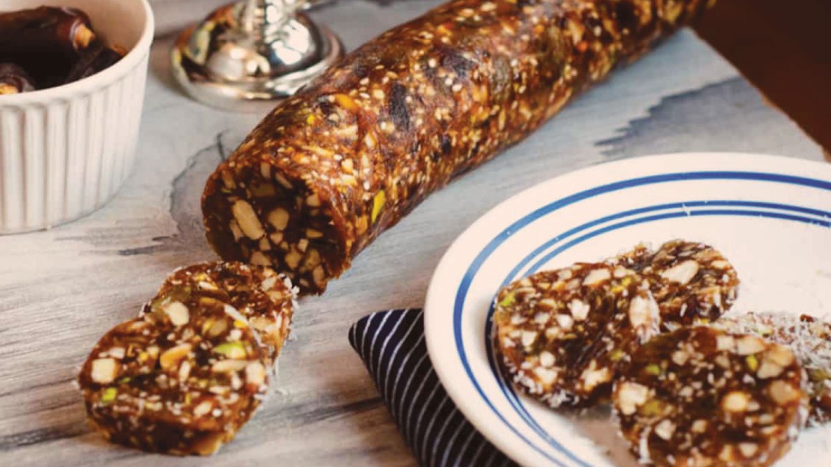 चॉकलेट नट्स रोल