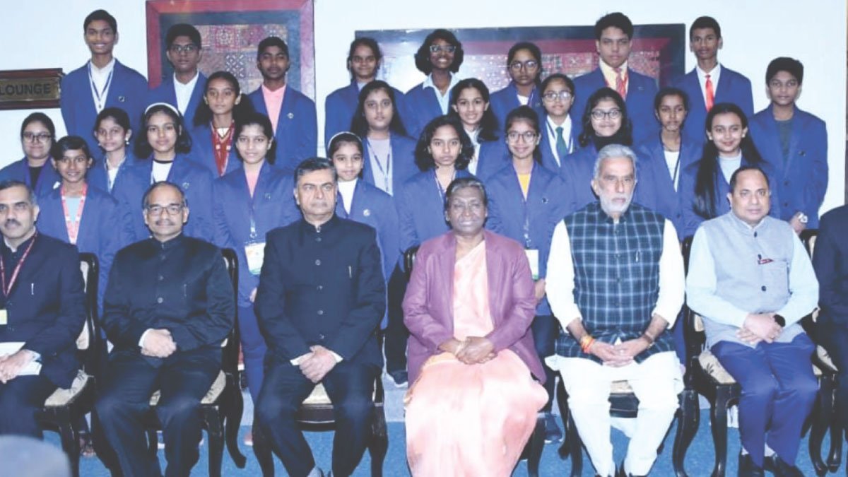 आराध्या सोनी राष्ट्रपति द्वारा पुरस्कृत