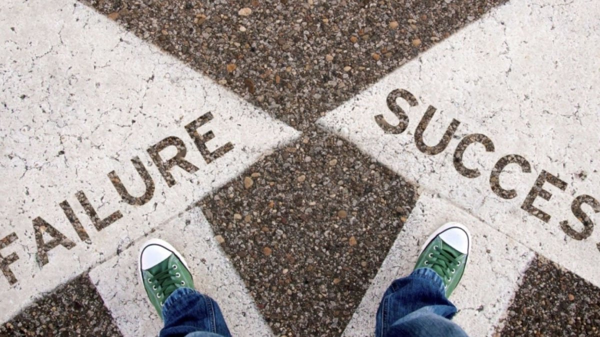 सफलता-असफलता के बीच झूलती जिंदगी