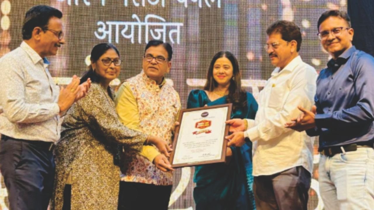 ramnath lathi awarded with khandesh ratna
